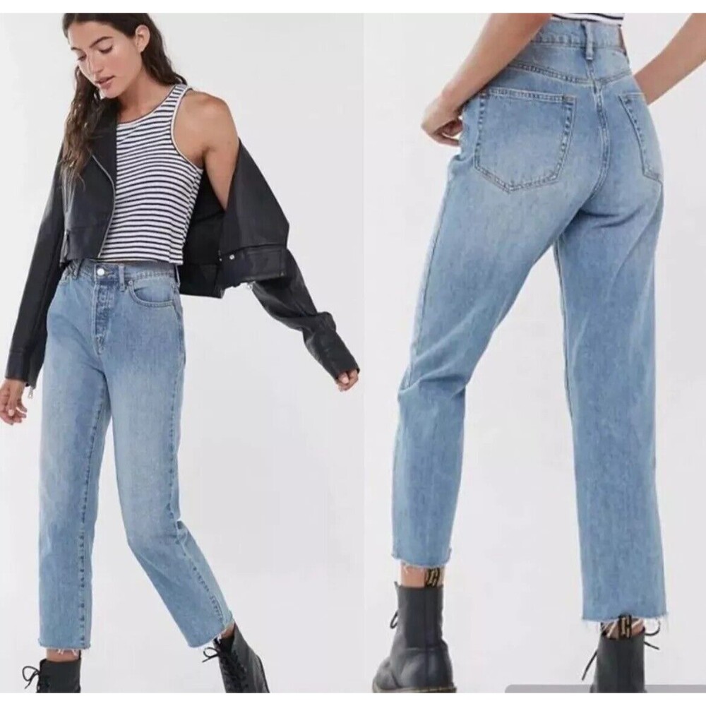 BDG URBAN OUTFITTERS Light Wash High Rise Button Fly SLIM STRAIGHT Jean Raw Hem